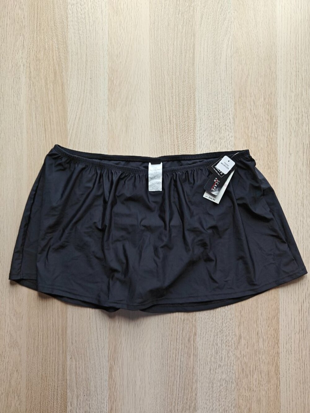 WOMEN'S ISLAND ESCAPE THIGH MINIMIZER MINI SWIM SKIRT (SIZE 22W)
